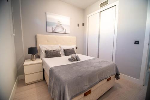 Santiago Bernabeu Temporary Apartment JMC52