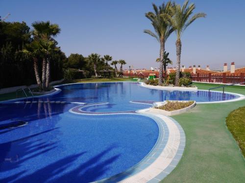 Casa con cálida terraza y piscina R76 by Novadesta