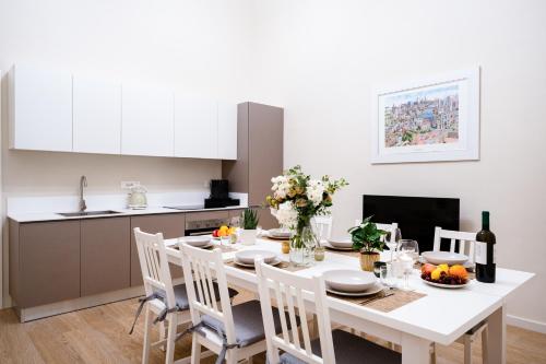 Kuchyň nebo kuchyňský kout v ubytování Anna CENTRAL Suites & Apartments