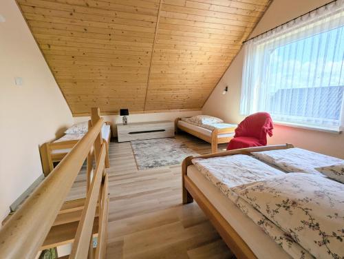 Un pat sau paturi într-o cameră la Apartament Laura