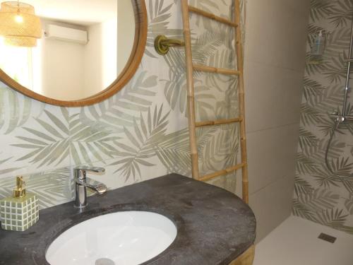 Koupelna v ubytování Les Olicias