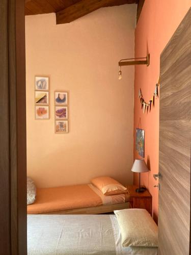 Ein Bett oder Betten in einem Zimmer der Unterkunft Ca di furesti Appartamento