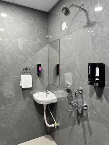 Koupelna v ubytování Axon Business Hotel Kondapur HITEC City Hyderabad
