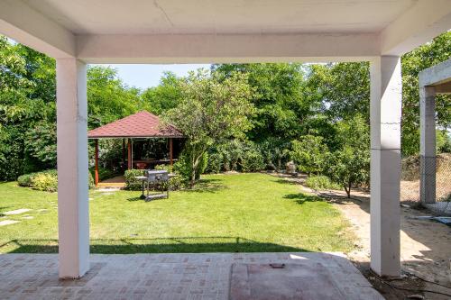 Gallery image of The Holiday Garden in Varna City