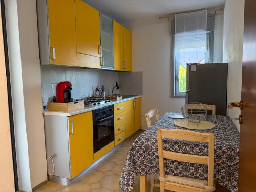 Η κουζίνα ή μικρή κουζίνα στο Yurta Glamping San Leone & Casa Vacanza Baia Blu