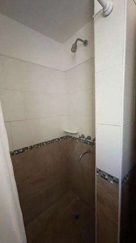 Ένα μπάνιο στο Cabañas Tierrabuena La Emilia