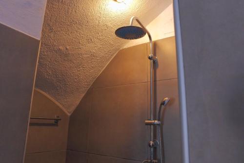 Ένα μπάνιο στο Agelos Studios