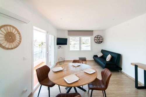 WELCS APARTAMENTO 263 EMP con vistas al canal