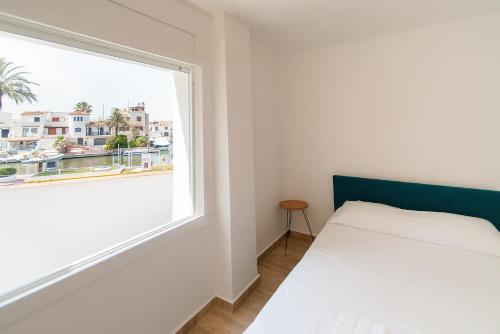 WELCS APARTAMENTO 263 EMP con vistas al canal