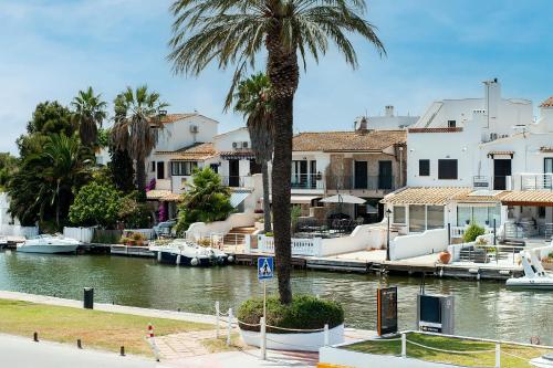 WELCS APARTAMENTO 263 EMP con vistas al canal