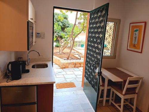 Athens 1-bedroom garden house