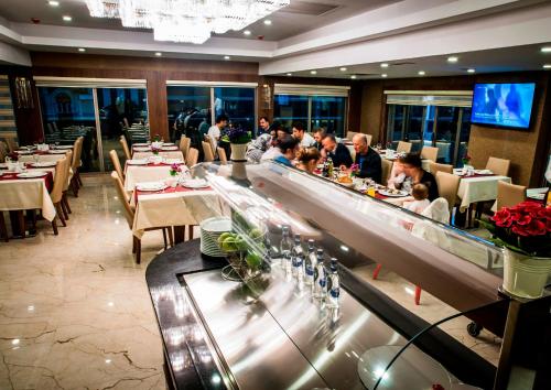 Гости Grand Turkuaz Hotel
