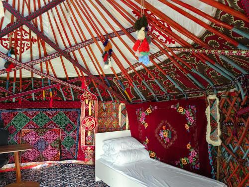 Camera con 1 Letto in Tenda di 70 Years Old Yurt Experience Almaty a Almaty