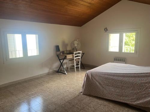 En eller flere senge i et værelse på Villa Poggiola