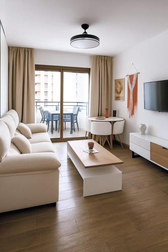 Apartamento "Casa Montes" con Piscina, Wifi y Parking Gratis!