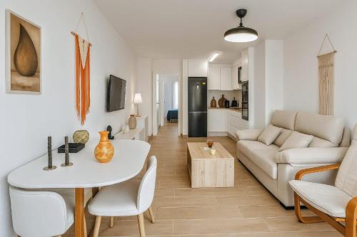 Apartamento "Casa Montes" con Piscina, Wifi y Parking Gratis!