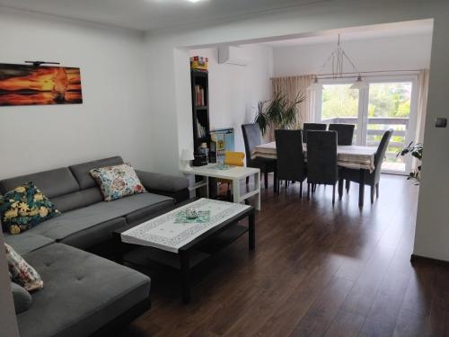 Apartament/Pietro domu