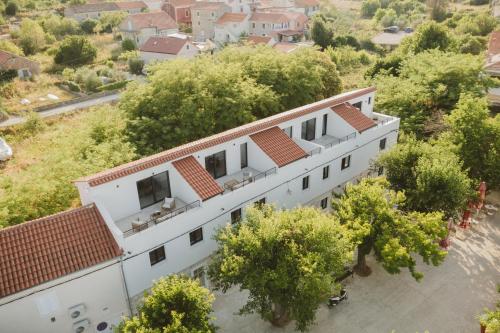 Το κτήριο όπου στεγάζεται  το διαμέρισμα