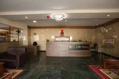 El lobby o recepción de JK Golden Embassy