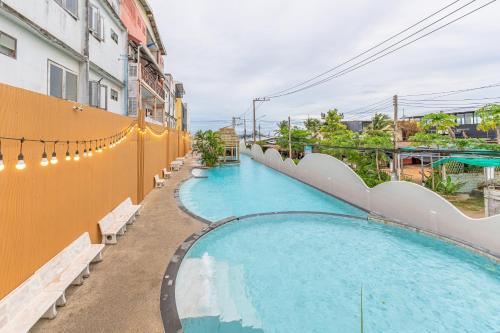 Afbeelding uit fotogalerij van Elong WG international hotel艺龙万国酒店 in Jomtien Beach