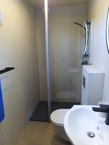 Ein Badezimmer in der Unterkunft Rajski Hel