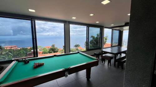 The View-Neves