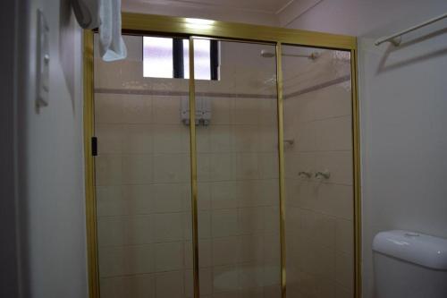 Un baño de Warwick Vines Motel