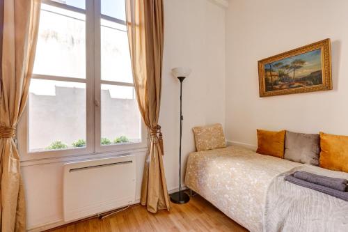Small Luxurious Room in the heart of Saint Germain