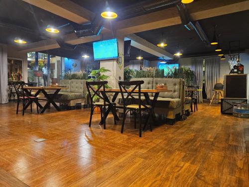 Luxury City Apart Hotelにあるレストランまたは飲食店