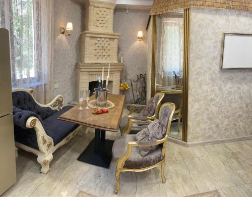 Amar House