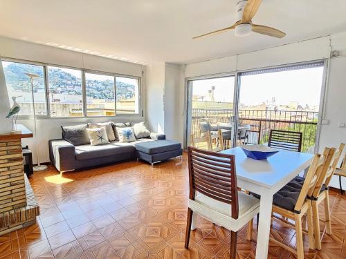 Amplio y luminoso apartamento con terraza a 5 min del mar