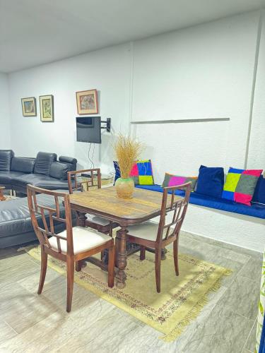 Ruang duduk di RDC de villa Marsa cité tabbak