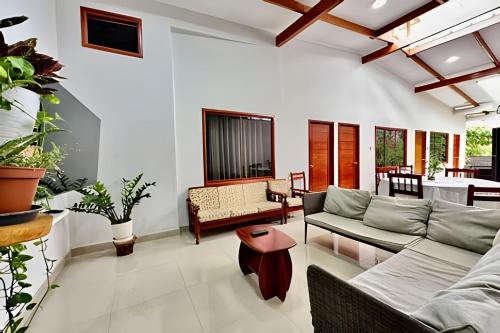 Χώρος καθιστικού στο Casa a 5min centro 3HAB con A/C & Precioso Jardín