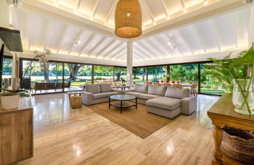 Χώρος καθιστικού στο Golf Villa IX