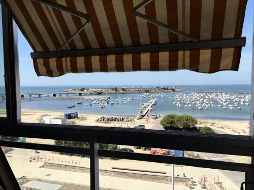 Photo de la galerie de l'établissement Résidence L Olympus - Location de Vacances - PORNICHET- Studio Face Port MAE-9431, à Pornichet