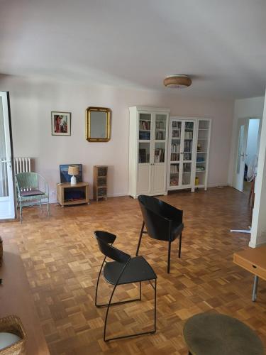 Spacious Apartment, Avignon