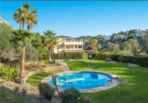 Bedroom with pools in luxury área