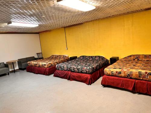 Postel nebo postele na pokoji v ubytování Tennessee Motel