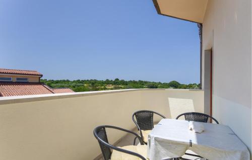 Lovely Apartment In Pula With Wifi