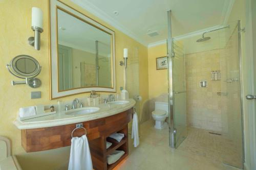 JOIA Bavaro by Iberostar - Adults Only All Inclusive Resortにあるバスルーム