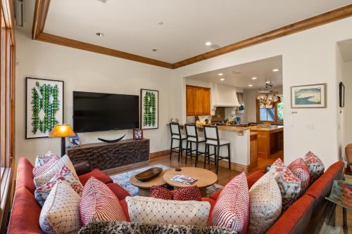 Two Creeks by Snowmass Vacationsにあるテレビまたはエンターテインメントセンター