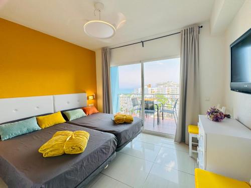 Penthouse near city center and beach with Pool