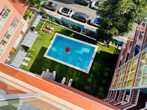 Penthouse near city center and beach with Pool