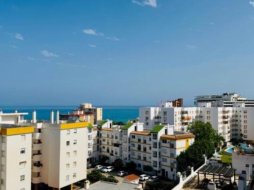 Penthouse near city center and beach with Pool