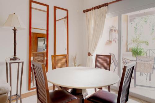 Gambar di galeri bagi Casa del Mar - Veranda Retreat Pool and Balcony di Herradura
