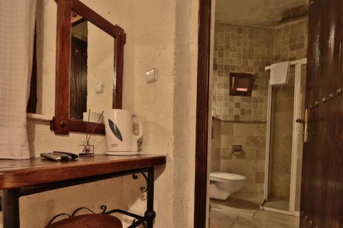 Bagno di Center Cave House