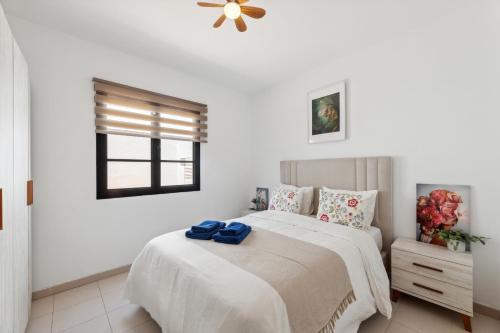 Habitación cerca del aeropuerto y playa en una casa familiar