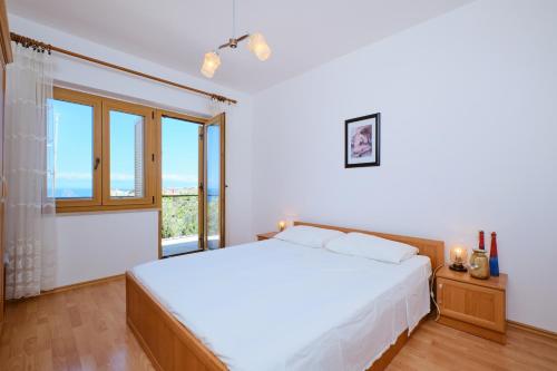 Apartments with parking spaces Losinj, Losinj - 24690