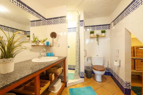 Et badeværelse på Casa Papaya 1, La Palma