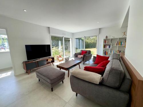 Maison spacieuse pour 8 pers, proche mer et forêt - FR-1-323-574